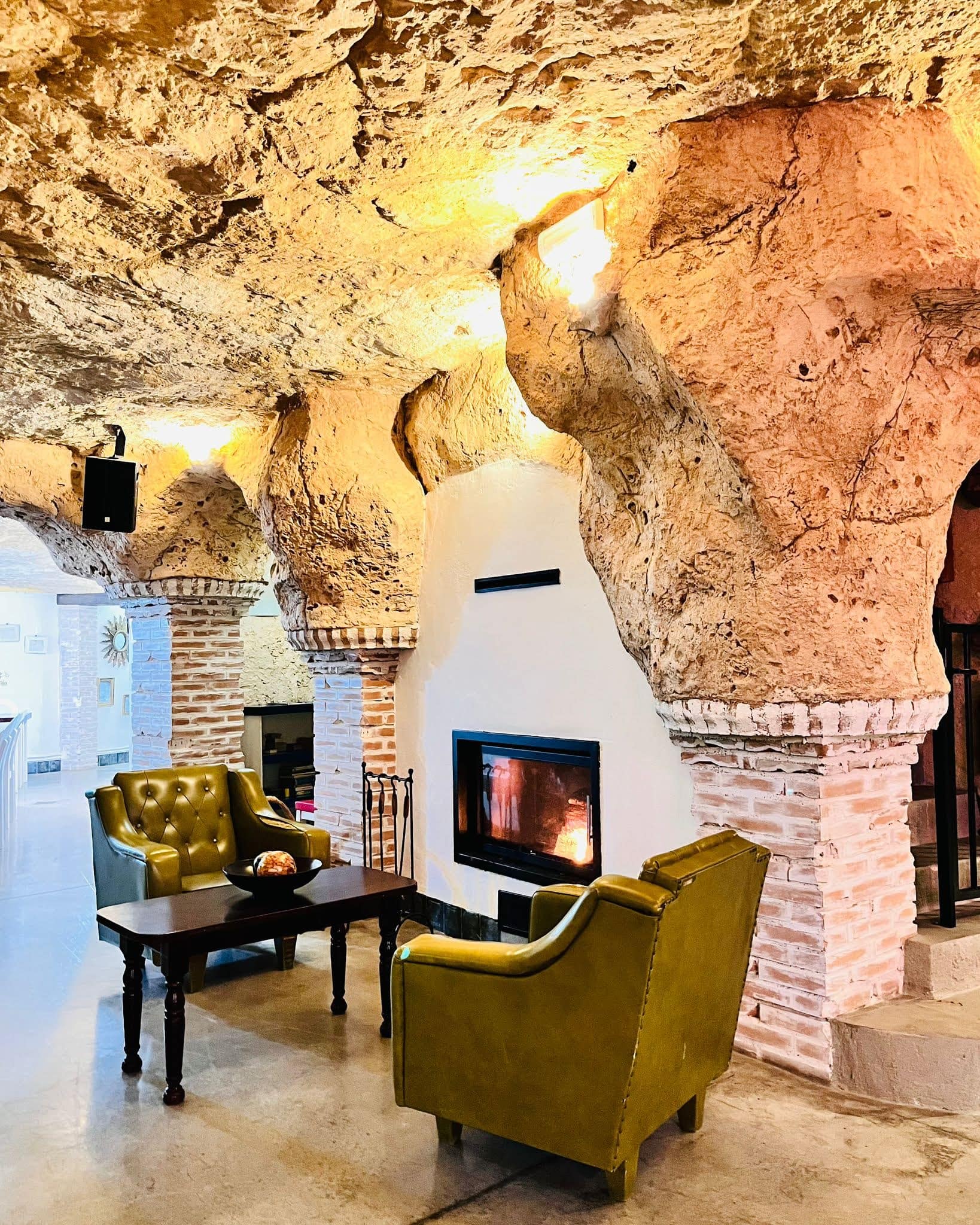 casa cueva el nido